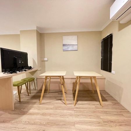 Yoshi Hotel - Tainan Station Branch ภายนอก รูปภาพ