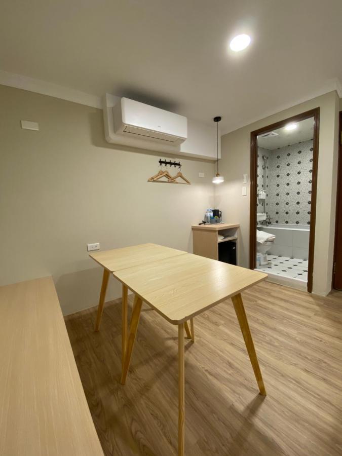 Yoshi Hotel - Tainan Station Branch ภายนอก รูปภาพ