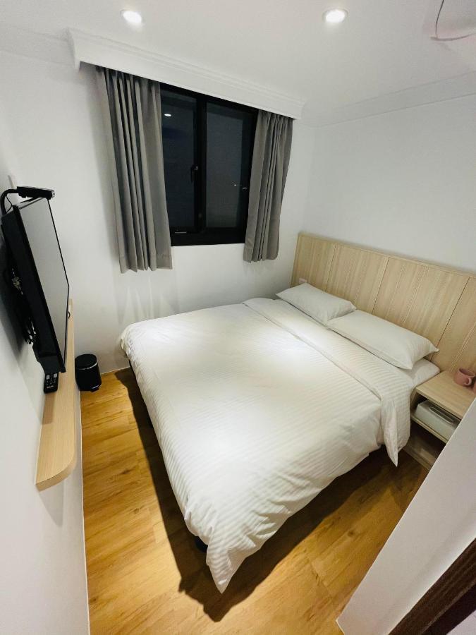 Yoshi Hotel - Tainan Station Branch ภายนอก รูปภาพ
