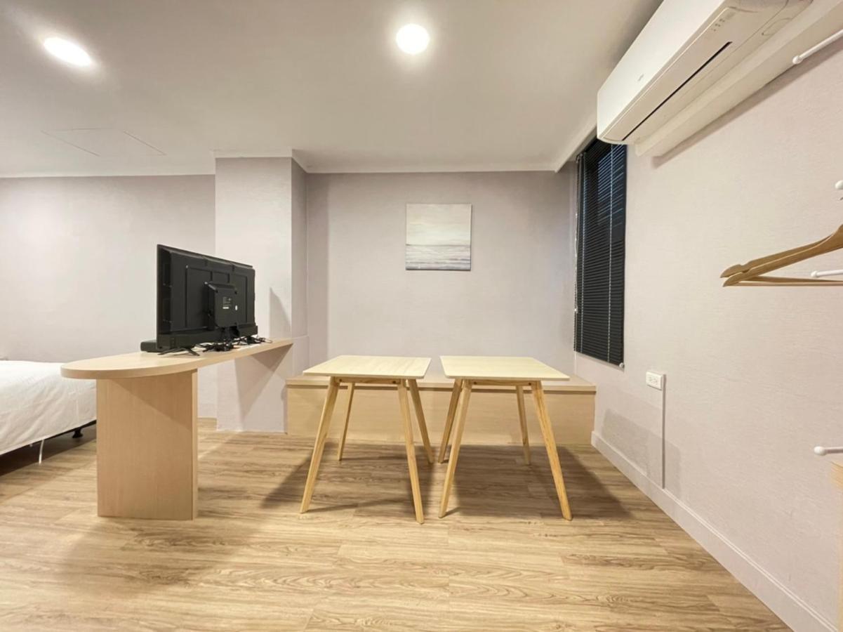 Yoshi Hotel - Tainan Station Branch ภายนอก รูปภาพ
