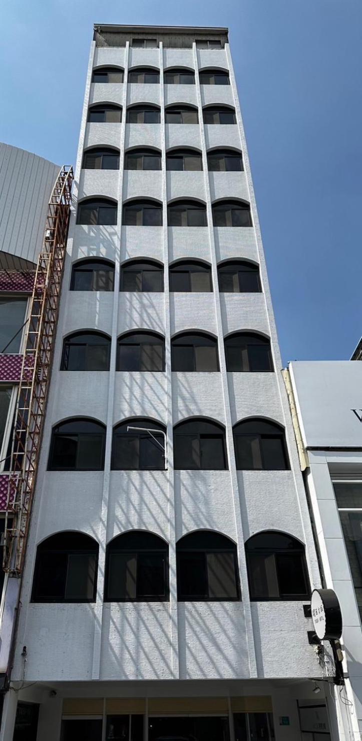 Yoshi Hotel - Tainan Station Branch ภายนอก รูปภาพ